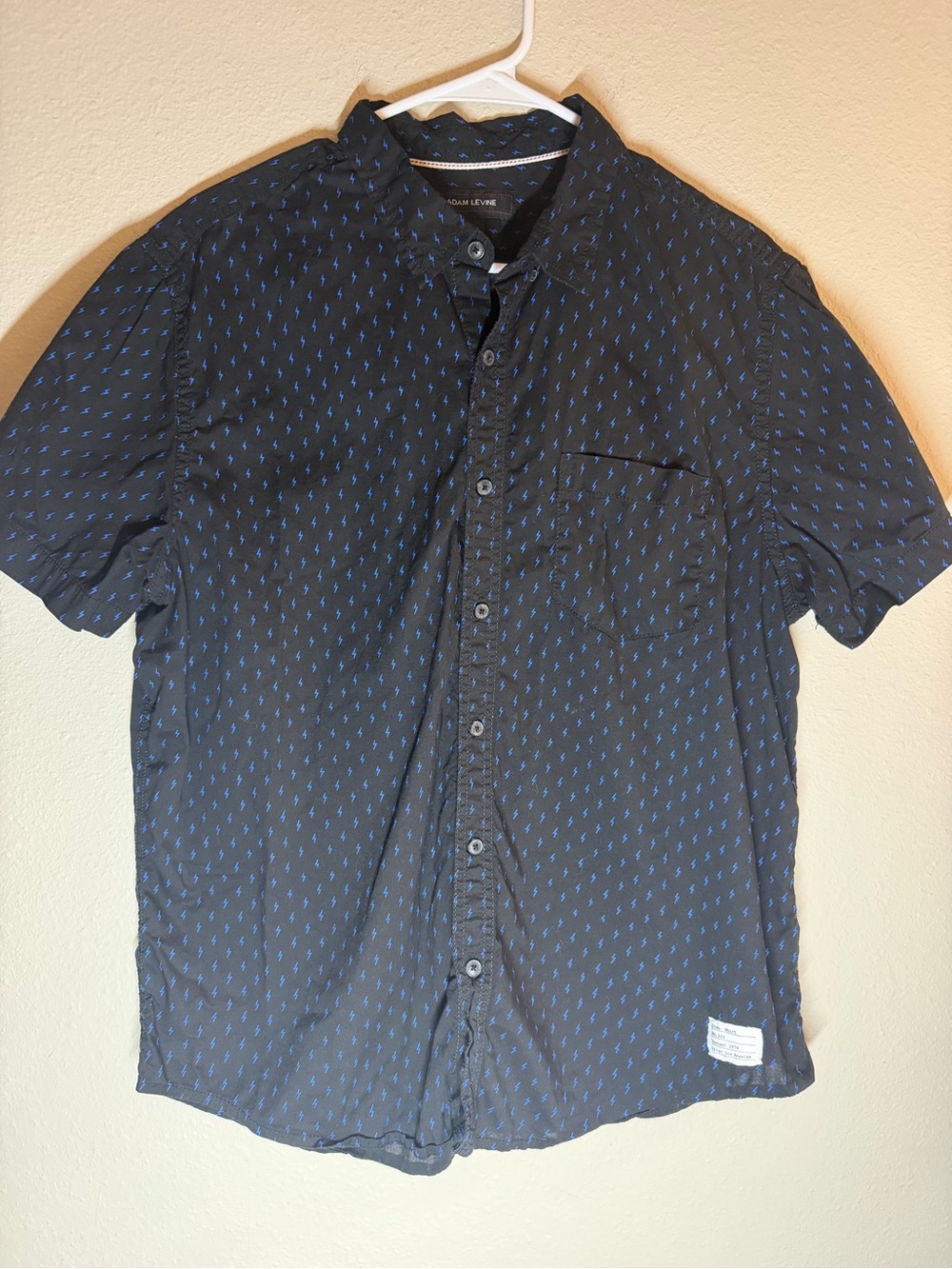 Adam Levine black Button Down Blue Lightning Shirt Size L
